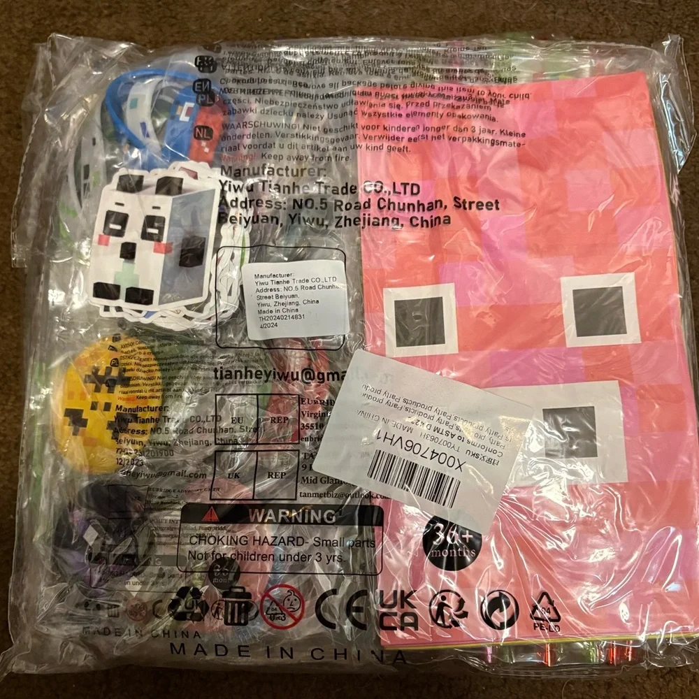 Minecraft Party Favor Kit with Toys and Accessories - set of 2 unopened!